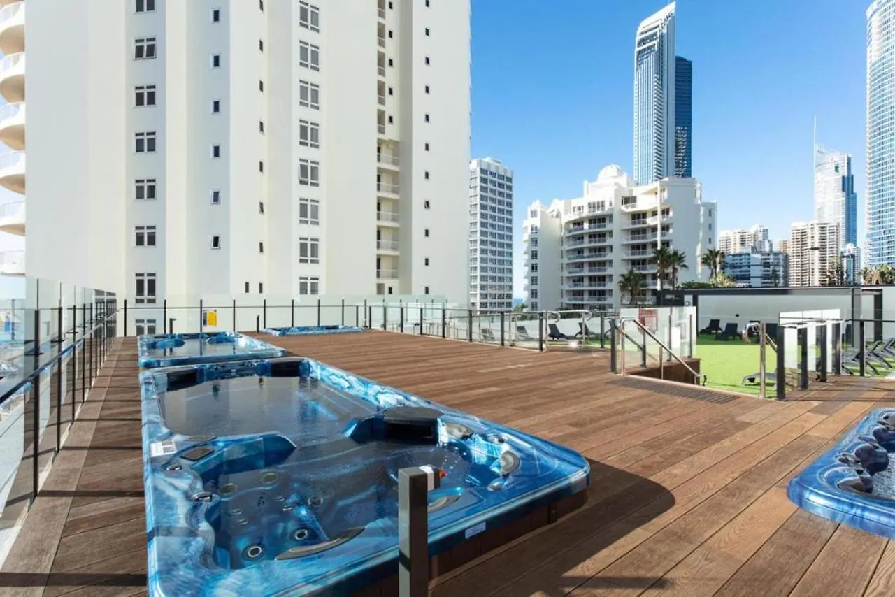 Hotel Deluxe Twin Studio In Surfers Paradise - Coasthm Gold Coast