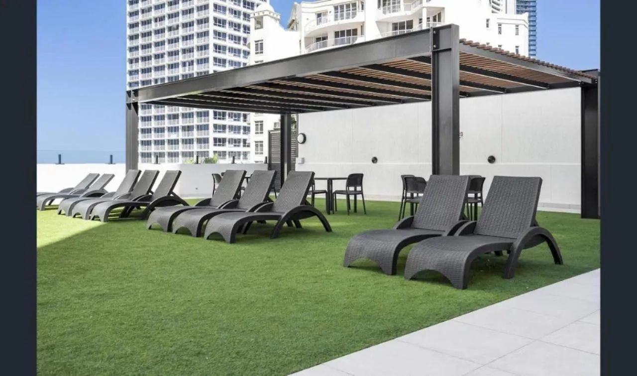 Deluxe Twin Studio In Surfers Paradise - Coasthm Gold Coast Hotel